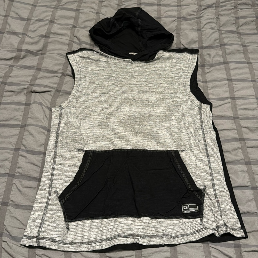 Hooded cut off tee